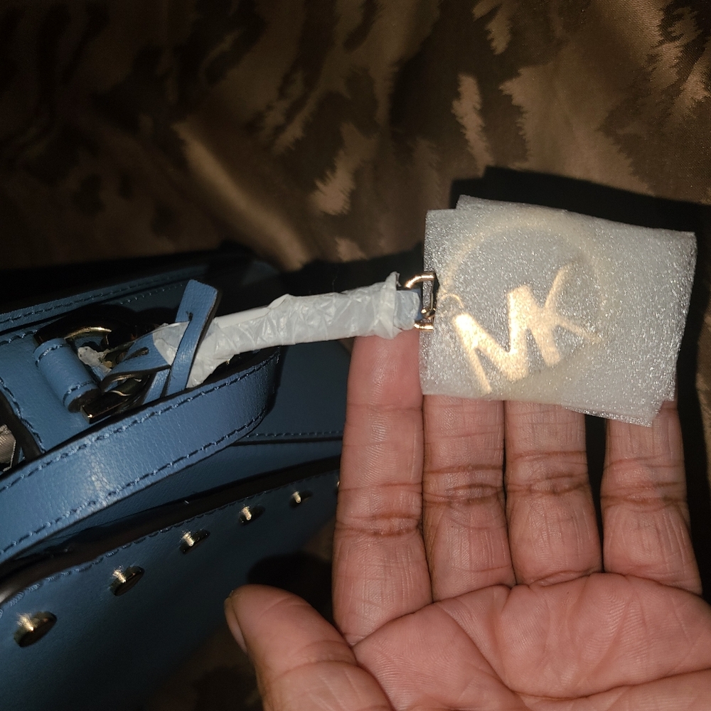 MICHAEL Kors Purse - Picture 14 of 16